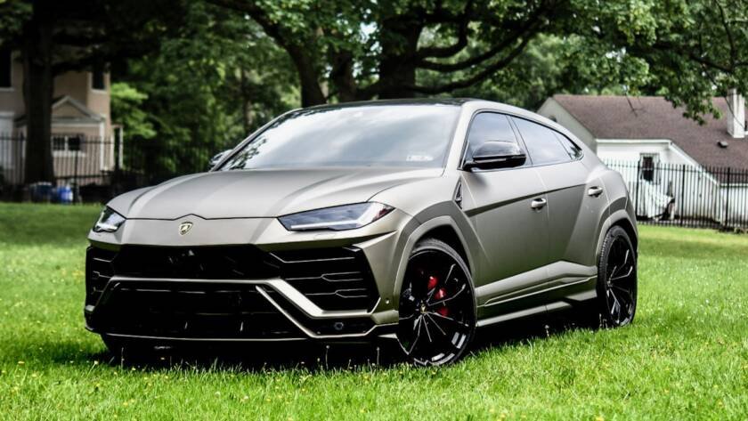 2022 Lamborghini Urus rental