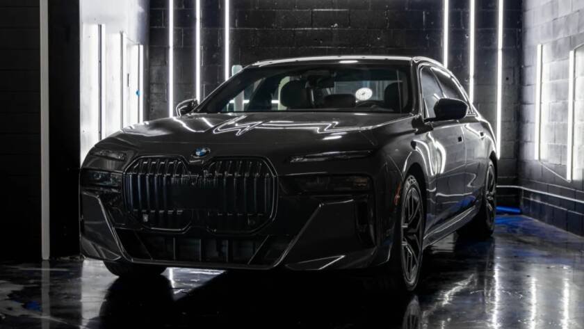 2022 BMW X6M 50i rental